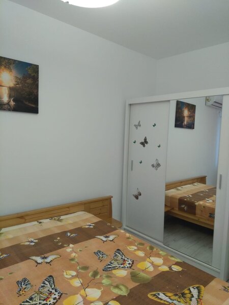 Militari, Cet Vest Militari